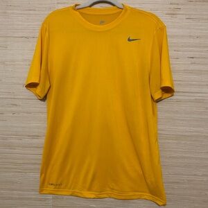 The Nike Tee Dri-Fit Men Large Orange Yellow Athletic Tee Crew Neck Short Sleeve